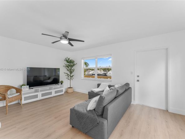 815 Middle River Dr 218, Fort Lauderdale FL 33304