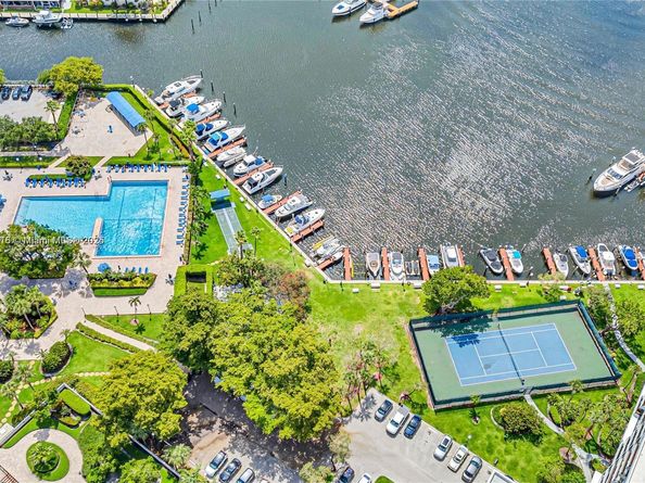 2500 Parkview Dr 1811, Hallandale Beach FL 33009