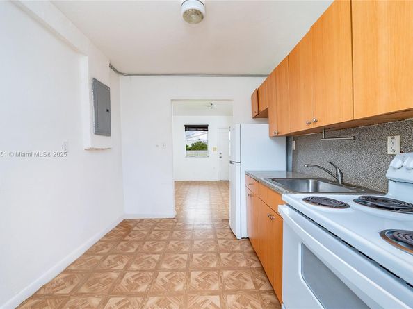 10015 SW 170th Ter, Miami FL 33157