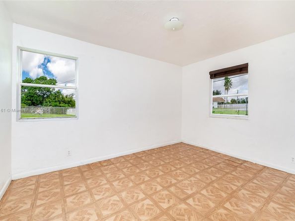 10015 SW 170th Ter, Miami FL 33157