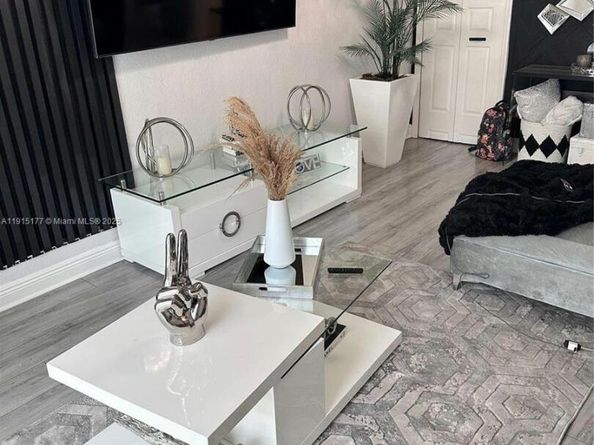 10577 NW 56th Pl, Coral Springs FL 33076