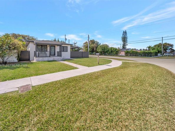 7470 SW 37th St, Miami FL 33155