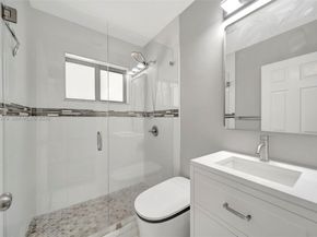 7470 SW 37th St, Miami FL 33155