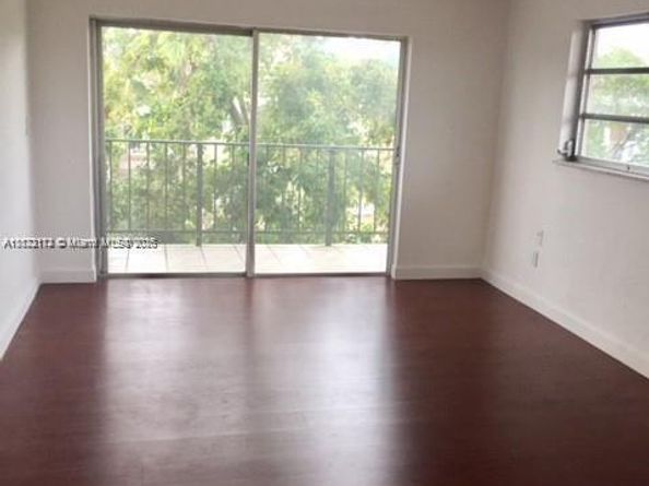 3860 NE 170th St 412, North Miami Beach FL 33160