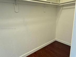 3860 NE 170th St 412, North Miami Beach FL 33160