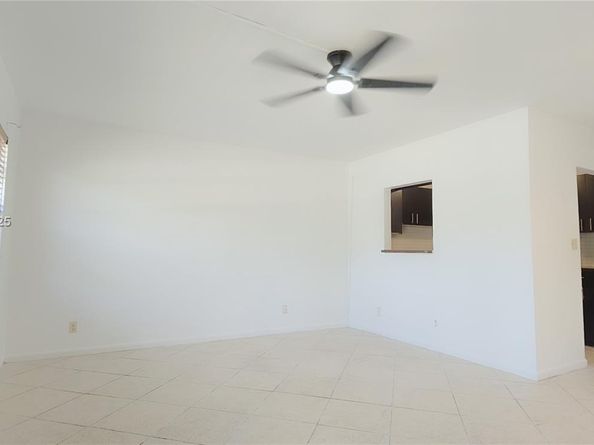 304 NW 30th Ct 102, Pompano Beach FL 33064