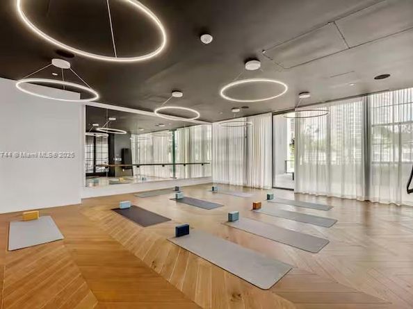 601 NE 1 Ave 1906, Miami FL 33137