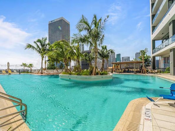 601 NE 1 Ave 1906, Miami FL 33137