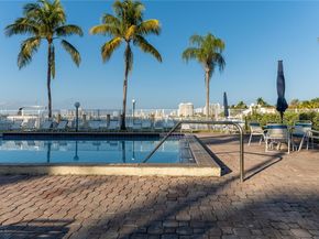 2821 NE 163rd 3i, North Miami Beach FL 33160