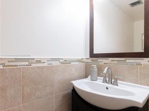 2821 NE 163rd 3i, North Miami Beach FL 33160