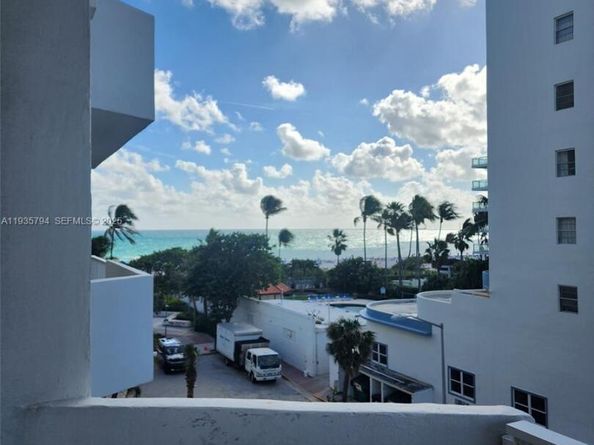 4301 Collins Ave 403, Miami Beach FL 33140