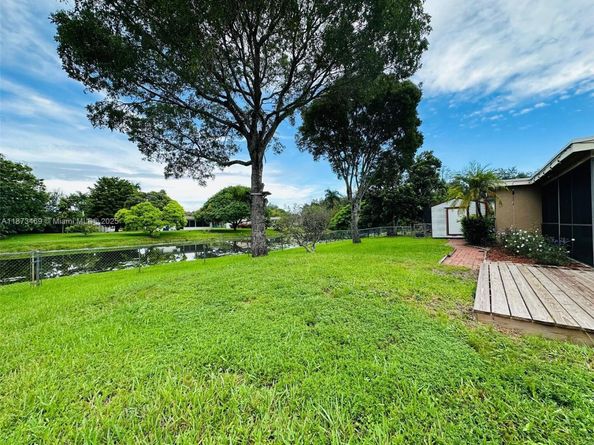 5231 SW 89th Ave, Cooper City FL 33328