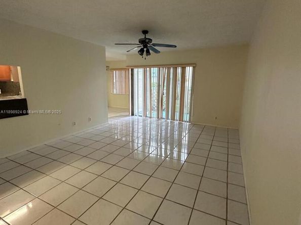 2051 NW 46th Ave F102, Lauderhill FL 33313