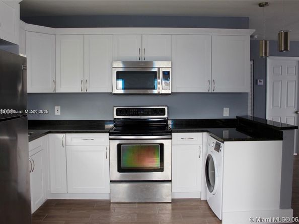 107 W Pembroke Rd, Hallandale Beach FL 33009