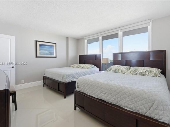 4300 N Ocean Blvd 10L, Fort Lauderdale FL 33308