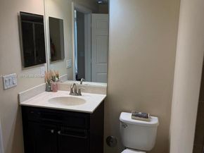 9820 NW 88th St, Doral FL 33178