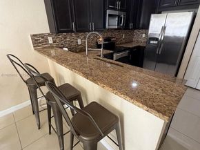 9820 NW 88th St, Doral FL 33178