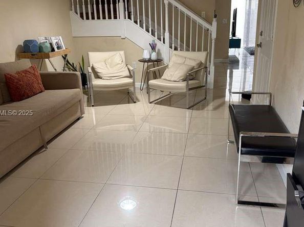 9820 NW 88th St, Doral FL 33178