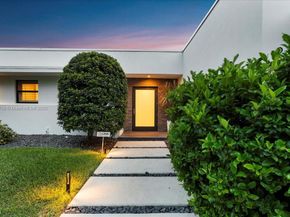 2180 Alamanda Dr, North Miami FL 33181