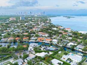 2180 Alamanda Dr, North Miami FL 33181