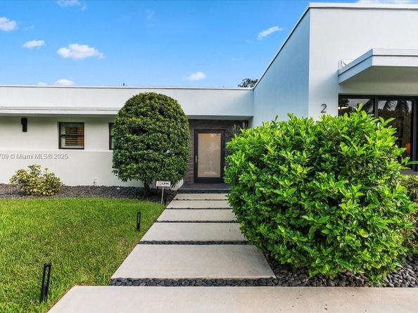 2180 Alamanda Dr, North Miami FL 33181