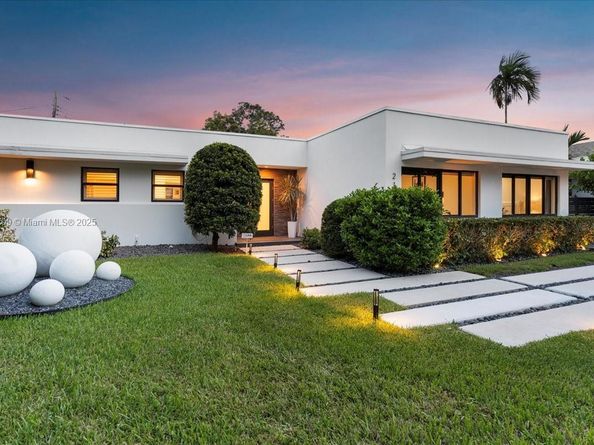 2180 Alamanda Dr, North Miami FL 33181