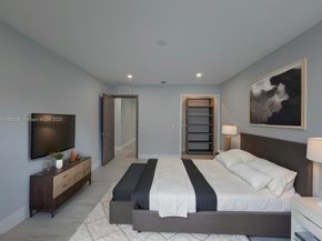 20405 NE 22nd PL, Miami FL 33180