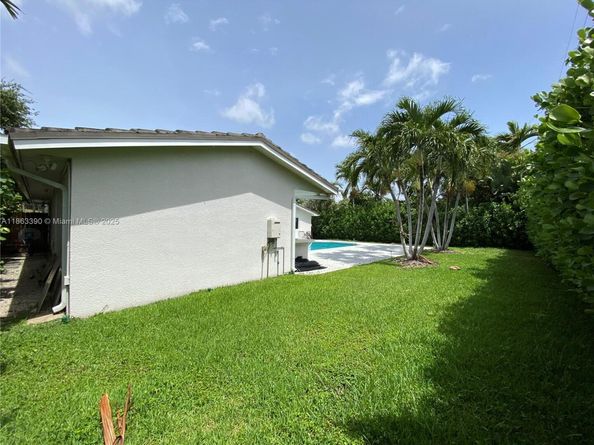 20405 NE 22nd PL, Miami FL 33180