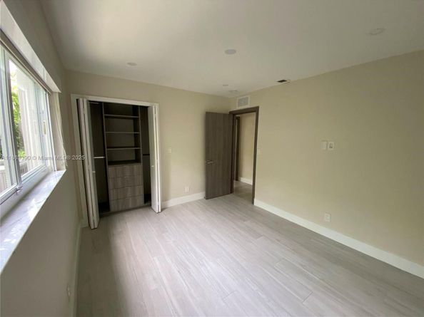 20405 NE 22nd PL, Miami FL 33180