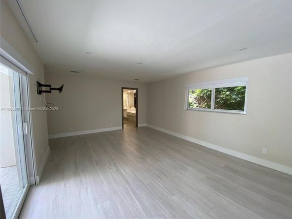 20405 NE 22nd PL, Miami FL 33180