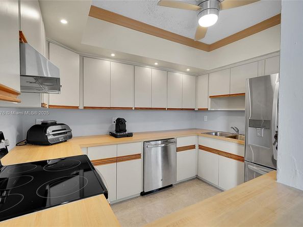 801 Atlantic Shores Blvd 203, Hallandale Beach FL 33009