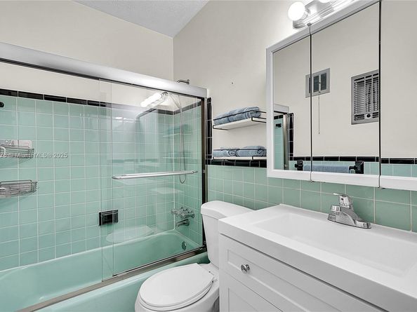 801 Atlantic Shores Blvd 203, Hallandale Beach FL 33009