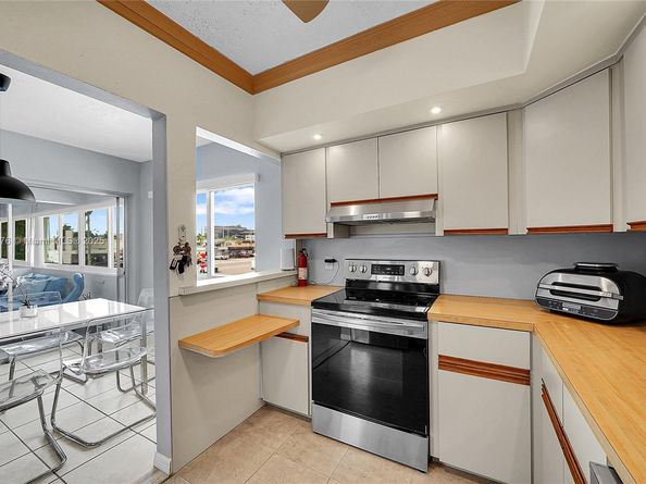 801 Atlantic Shores Blvd 203, Hallandale Beach FL 33009