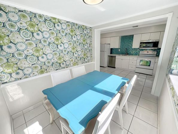 1820 SW 11th Ct, Fort Lauderdale FL 33312