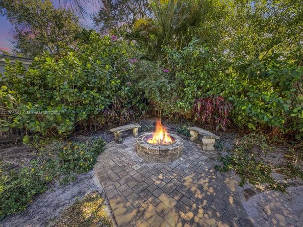 1820 SW 11th Ct, Fort Lauderdale FL 33312