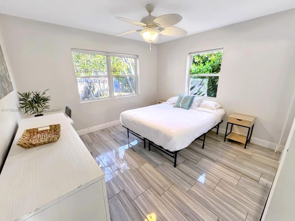 1820 SW 11th Ct, Fort Lauderdale FL 33312
