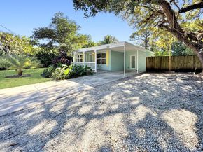 1820 SW 11th Ct, Fort Lauderdale FL 33312