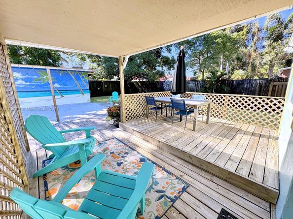 1820 SW 11th Ct, Fort Lauderdale FL 33312