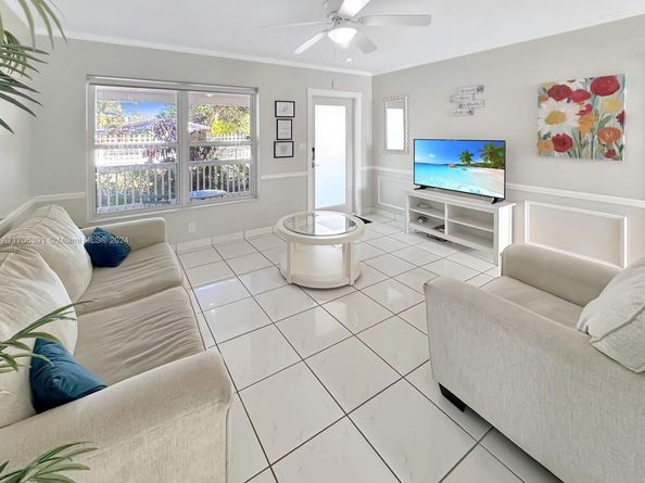 1820 SW 11th Ct, Fort Lauderdale FL 33312