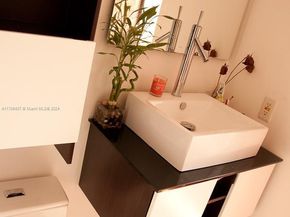 3042 SW 27 Av 8, Miami FL 33133