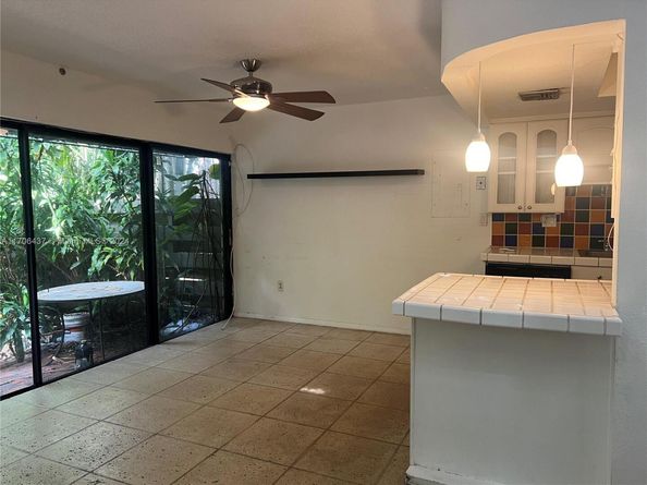 3042 SW 27 Av 8, Miami FL 33133