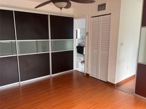 3042 SW 27 Av 8, Miami FL 33133