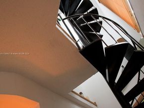 3042 SW 27 Av 8, Miami FL 33133