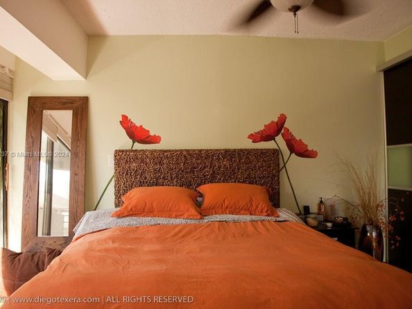 3042 SW 27 Av 8, Miami FL 33133