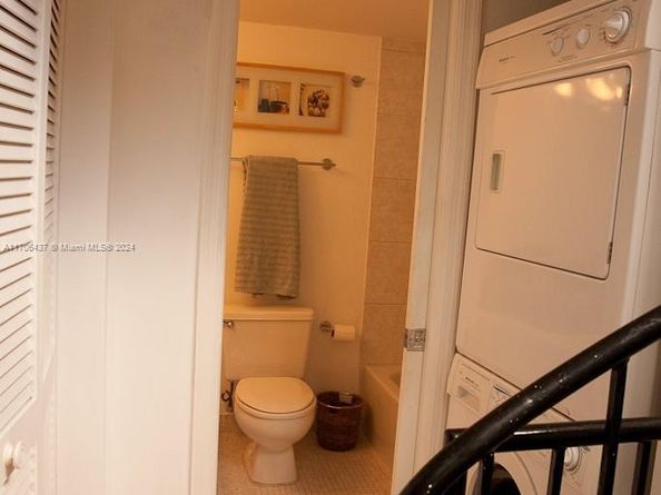 3042 SW 27 Av 8, Miami FL 33133