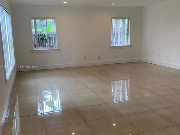 1970 NW 192nd Ter, Miami Gardens FL 33056