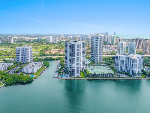 3530 Mystic Pointe Dr 102, Aventura FL 33180