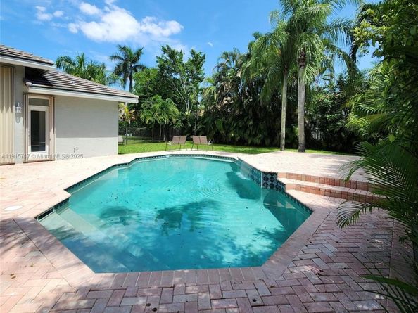 1506 Lantana Ct, Weston FL 33326