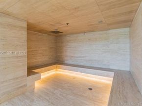 17301 Biscayne Blvd 1105, North Miami Beach FL 33160