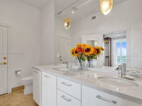 100 Lincoln Rd PH12, Miami Beach FL 33139